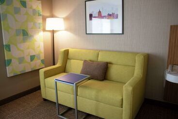 هتل Hampton Inn Boise  Airport