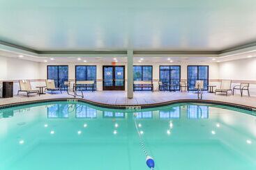 هتل Hampton Inn Boston/peabody