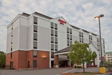 هتل Hampton Inn Boston/peabody