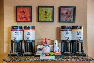 هتل Hampton Inn By Hilton Bowling Green
