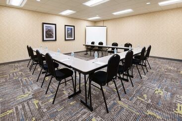 هتل Hampton Inn Clevelanddowntown