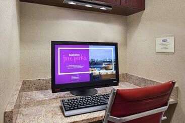 هتل Hampton Inn Dallasirvinglas Colinas