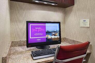هتل Hampton Inn Dallasirvinglas Colinas