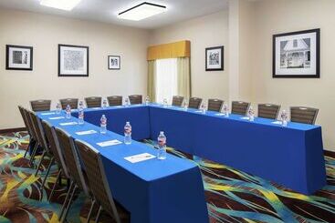 هتل Hampton Inn Dallasirvinglas Colinas