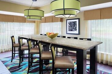 هتل Hampton Inn Dallasirvinglas Colinas