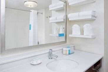 هتل Hampton Inn Dallasirvinglas Colinas