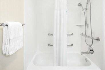 هتل Hampton Inn Dallasirvinglas Colinas