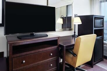 هتل Hampton Inn Dallasirvinglas Colinas
