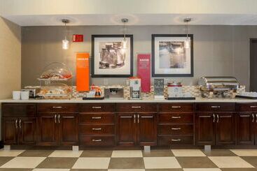 هتل Hampton Inn By Hilton Dayton Fairborn Wright Patterson Afb