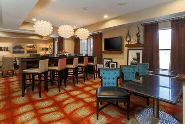 هتل Hampton Inn By Hilton Dayton Fairborn Wright Patterson Afb