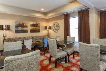 هتل Hampton Inn By Hilton Dayton Fairborn Wright Patterson Afb
