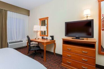 هتل Hampton Inn By Hilton Dayton Fairborn Wright Patterson Afb
