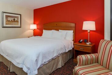 هتل Hampton Inn By Hilton Dayton Fairborn Wright Patterson Afb