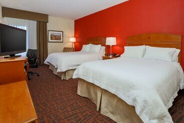 هتل Hampton Inn By Hilton Dayton Fairborn Wright Patterson Afb