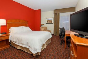هتل Hampton Inn By Hilton Dayton Fairborn Wright Patterson Afb