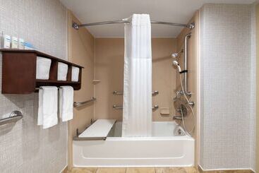 هتل Hampton Inn Denverinternational Airport