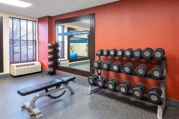 هتل Hampton Inn Denverinternational Airport