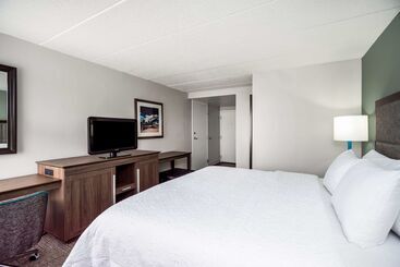 Отель Hampton Inn Dover