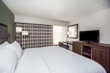 Отель Hampton Inn Dover