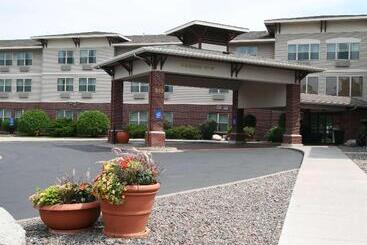 هتل Hampton Inn Duluth Canal Park