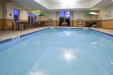 هتل Hampton Inn Duluth Canal Park