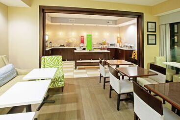 هتل Hampton Inn Elizabethtown Ky