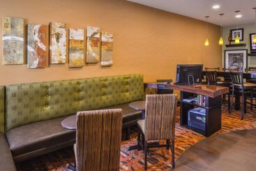 هتل Hampton Inn Elkhart In