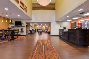 هتل Hampton Inn Elkhart In