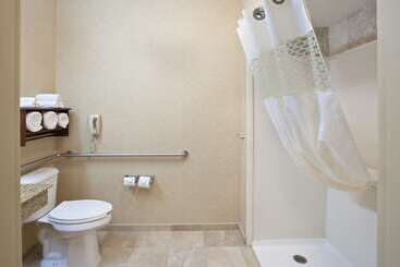 هتل Hampton Inn Elkhart In