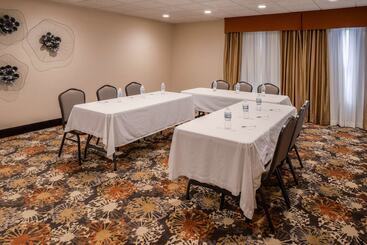 هتل Hampton Inn Elkhart In