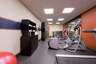 هتل Hampton Inn Elkhart In
