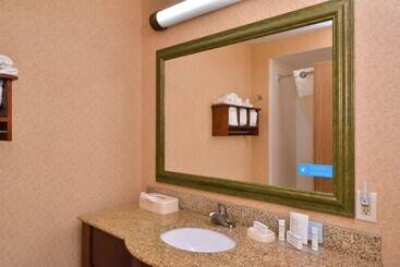 هتل Hampton Inn Elkhart In