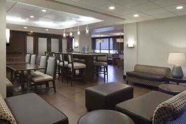 هتل Hampton Inn Evansville