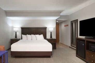 هتل Hampton Inn Evansville