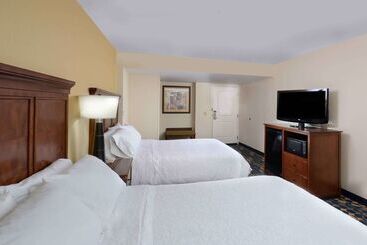 هتل Hampton Inn Fayetteville Fort Liberty