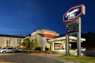 هتل Hampton Inn Fayetteville Fort Liberty