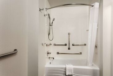 هتل Hampton Inn Fort Smith