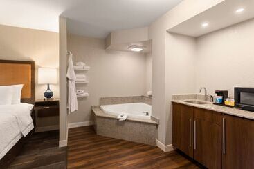 هتل Hampton Inn Fort Smith