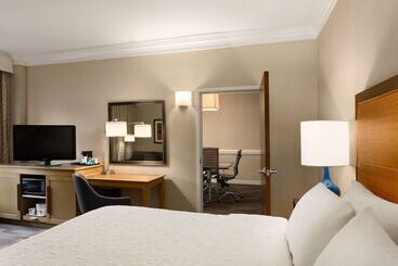 هتل Hampton Inn Fort Smith