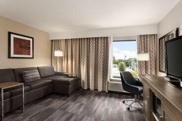 هتل Hampton Inn Fort Smith