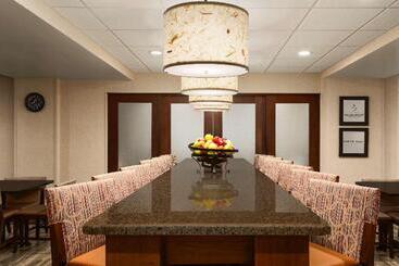 هتل Hampton Inn Fort Smith