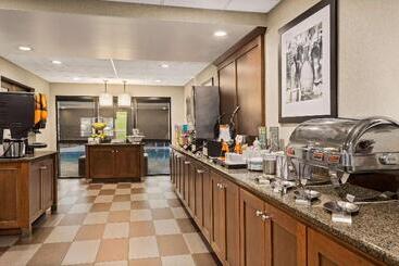 هتل Hampton Inn Fort Smith