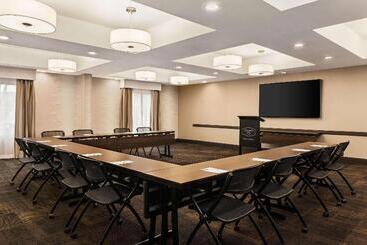 هتل Hampton Inn Fort Smith