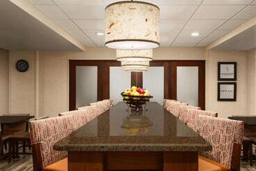 هتل Hampton Inn Fort Smith