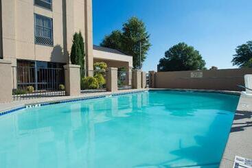 هتل Hampton Inn Gainesville