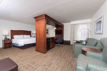 هتل Hampton Inn Grand Rapids North