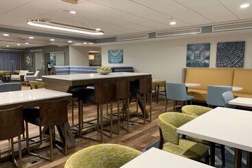هتل Hampton Inn Harrisburgeast