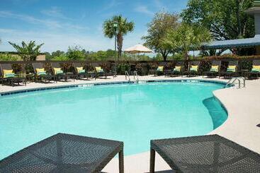 هتل Hampton Inn Hilton Head