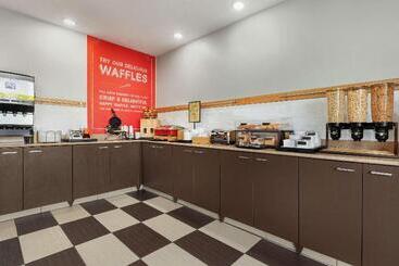 هتل Hampton Inn Houstonhobby Airport