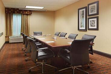 هتل Hampton Inn Houstonnear The Galleria